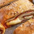Should pepperoni bread be refrigerated?